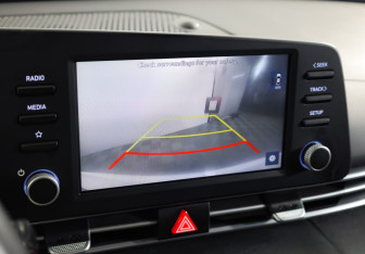 Подержанный автомобиль Hyundai Elantra Sedan 2021 года (13 фото)