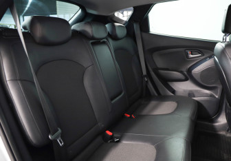 Подержанный автомобиль Hyundai ix35 2014 года (21 фото)
