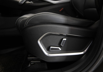 Подержанный автомобиль Geely Atlas Pro 2024 года (21 фото)