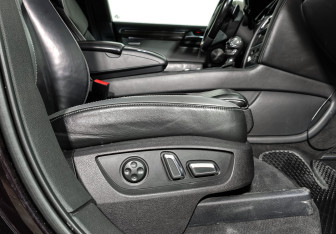 Подержанный автомобиль Audi Q7 2012 года (16 фото)