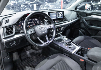 Подержанный автомобиль Audi Q5 2019 года (14 фото)