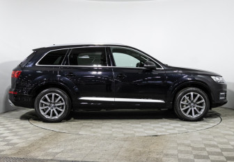 Подержанный автомобиль Audi Q7 2019 года (4 фото)