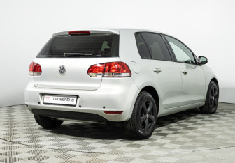 Подержанный автомобиль Volkswagen Golf Hatchback 2010 года (5 фото)