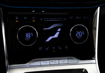 Подержанный автомобиль Exeed VX 2021 года (17 фото)