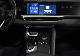 Подержанный автомобиль Geely Monjaro 2023 года (12 фото)