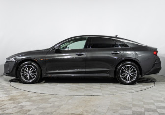 Подержанный автомобиль Kia K5 2024 года (21 фото)