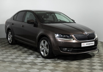 Подержанный автомобиль Skoda Octavia Liftback 2014 года (3 фото)