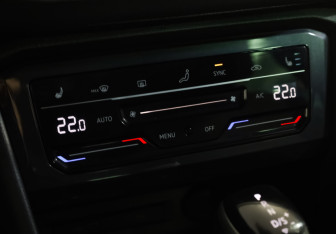 Подержанный автомобиль Volkswagen Tiguan 2021 года (12 фото)