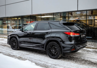 Подержанный автомобиль Lexus RX 2020 года (6 фото)