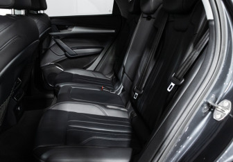 Подержанный автомобиль Audi Q5 2018 года (10 фото)