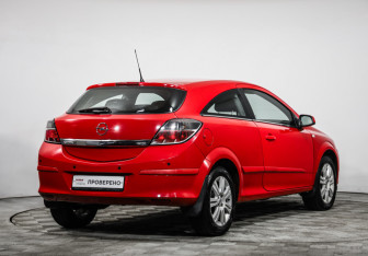 Подержанный автомобиль Opel Astra Hatchback 2007 года (5 фото)