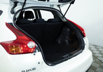 Подержанный автомобиль Nissan Juke 2014 года (16 фото)