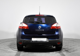 Подержанный автомобиль Renault Megane Hatchback 2010 года (6 фото)