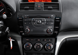 Подержанный автомобиль Mazda 6 Sedan 2010 года (16 фото)