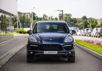 Подержанный автомобиль Porsche Cayenne 2010 года (4 фото)