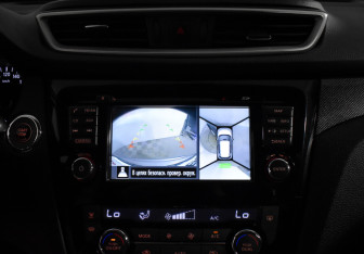 Подержанный автомобиль Nissan X-Trail 2015 года (17 фото)