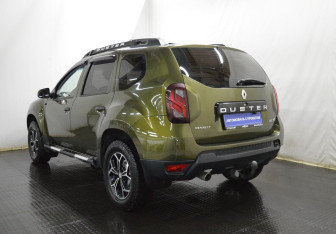 Подержанный автомобиль Renault Duster 2017 года (7 фото)