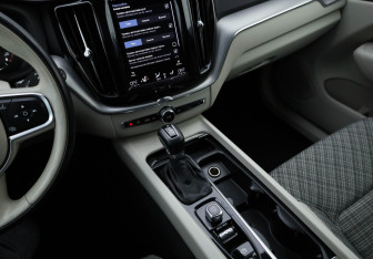 Подержанный автомобиль Volvo XC60 2020 года (24 фото)