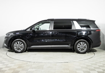 Подержанный автомобиль Kia Carnival 2021 года (8 фото)