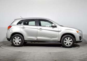Подержанный автомобиль Mitsubishi ASX 2014 года (4 фото)