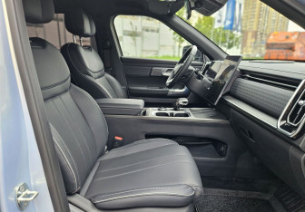 Подержанный автомобиль Jaecoo J7 2024 года (13 фото)