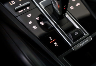 Подержанный автомобиль Porsche Cayenne 2019 года (22 фото)