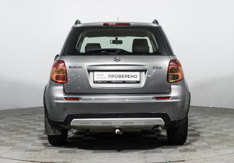 Подержанный автомобиль Suzuki SX4 Hatchback 2012 года (6 фото)