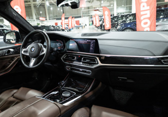 Подержанный автомобиль BMW X7 2020 года (13 фото)