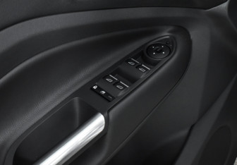 Подержанный автомобиль Ford Kuga 2015 года (10 фото)