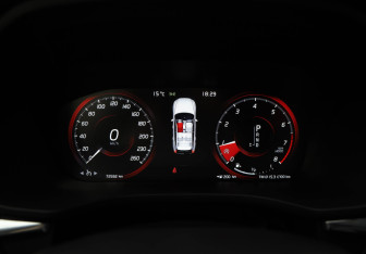 Подержанный автомобиль Volvo XC60 2018 года (12 фото)