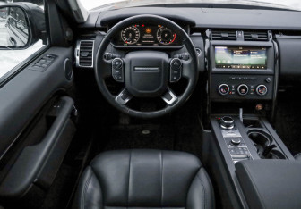 Подержанный автомобиль Land Rover Discovery 2018 года (11 фото)