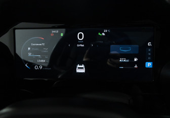 Подержанный автомобиль Geely Monjaro 2023 года (12 фото)