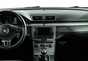 Подержанный автомобиль Volkswagen Passat Sedan 2012 года (14 фото)