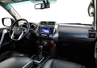 Подержанный автомобиль Toyota Land Cruiser Prado 2014 года (11 фото)