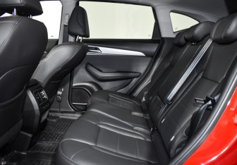 Подержанный автомобиль Haval F7 2023 года (12 фото)