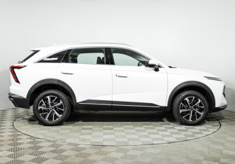 Подержанный автомобиль Haval F7 2025 года (4 фото)