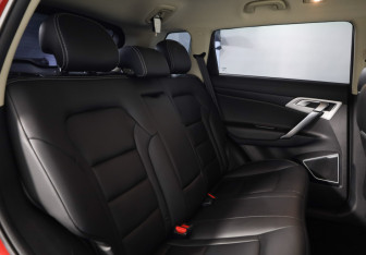 Подержанный автомобиль Geely Atlas 2019 года (13 фото)