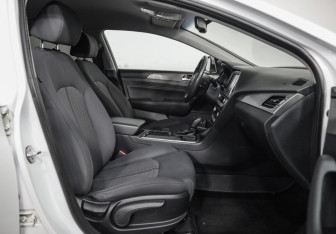 Подержанный автомобиль Hyundai Sonata 2018 года (22 фото)
