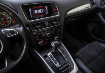 Подержанный автомобиль Audi Q5 2015 года (21 фото)