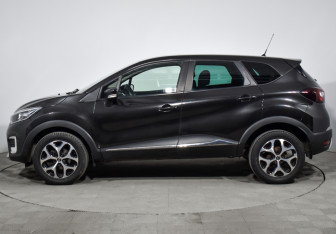 Подержанный автомобиль Renault Kaptur 2018 года (8 фото)