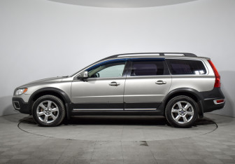 Подержанный автомобиль Volvo XC70 2008 года (8 фото)