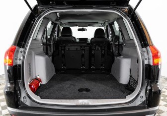 Подержанный автомобиль Mitsubishi Pajero Sport 2008 года (23 фото)