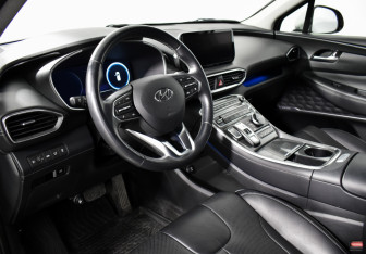 Подержанный автомобиль Hyundai Santa Fe 2021 года (9 фото)