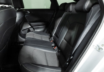 Подержанный автомобиль Kia Ceed Wagon 2019 года (10 фото)