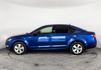 Подержанный автомобиль Skoda Octavia Liftback 2019 года (8 фото)