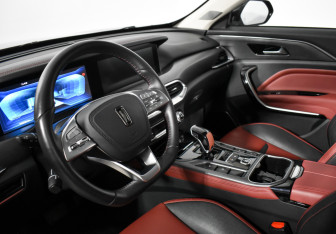 Подержанный автомобиль FAW Bestune T77 2022 года (9 фото)