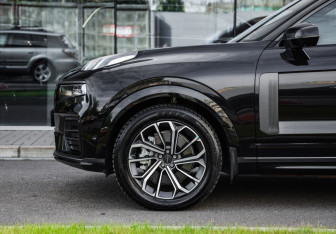 Подержанный автомобиль Lynk&Co 09 2023 года (29 фото)