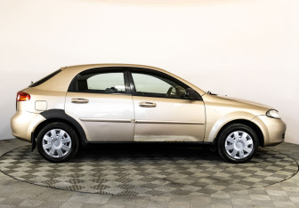 Подержанный автомобиль Chevrolet Lacetti Hatchback 2007 года (4 фото)