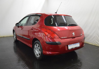 Подержанный автомобиль Peugeot 308 Hatchback 2009 года (7 фото)