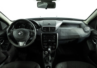 Подержанный автомобиль Nissan Terrano 2018 года (13 фото)